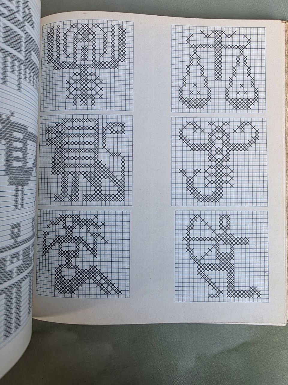 Vintage 1982 Embroidery Pattern Book by Marta Mannova | Russian Edition | Folk Cross-Stitch & Traditional Needlework